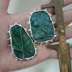 约60mm焊锡荆棘红绿宝吊坠