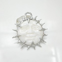 约50mm焊锡白贝太阳吊坠